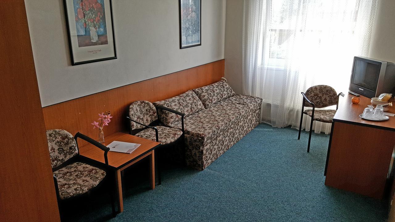 Hotel Morava Uherské Hradiště Exterior foto